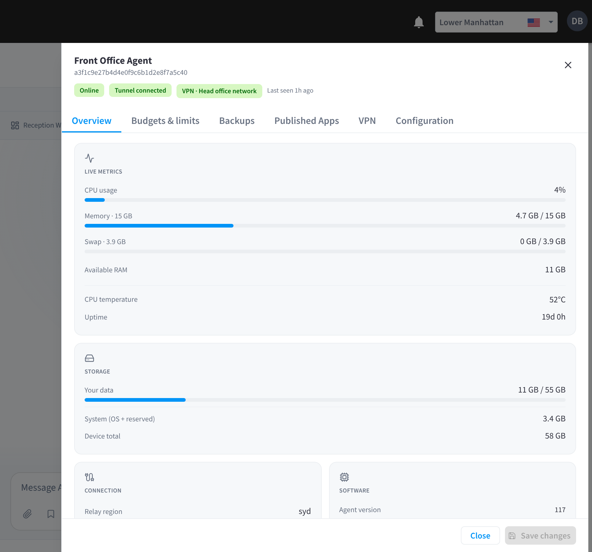 Onglet Vue d'ensemble de la gestion des appareils avec métriques en direct, stockage, connexion et détails logiciels pour l'agent d'accueil